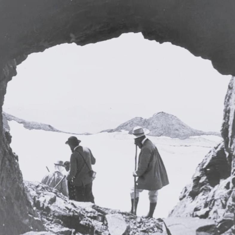 L’histoire des refuges dans les Pyrénées : des abris à la convivialité